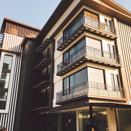 Hotel Tuck Me In Chiang Mai Exterior foto